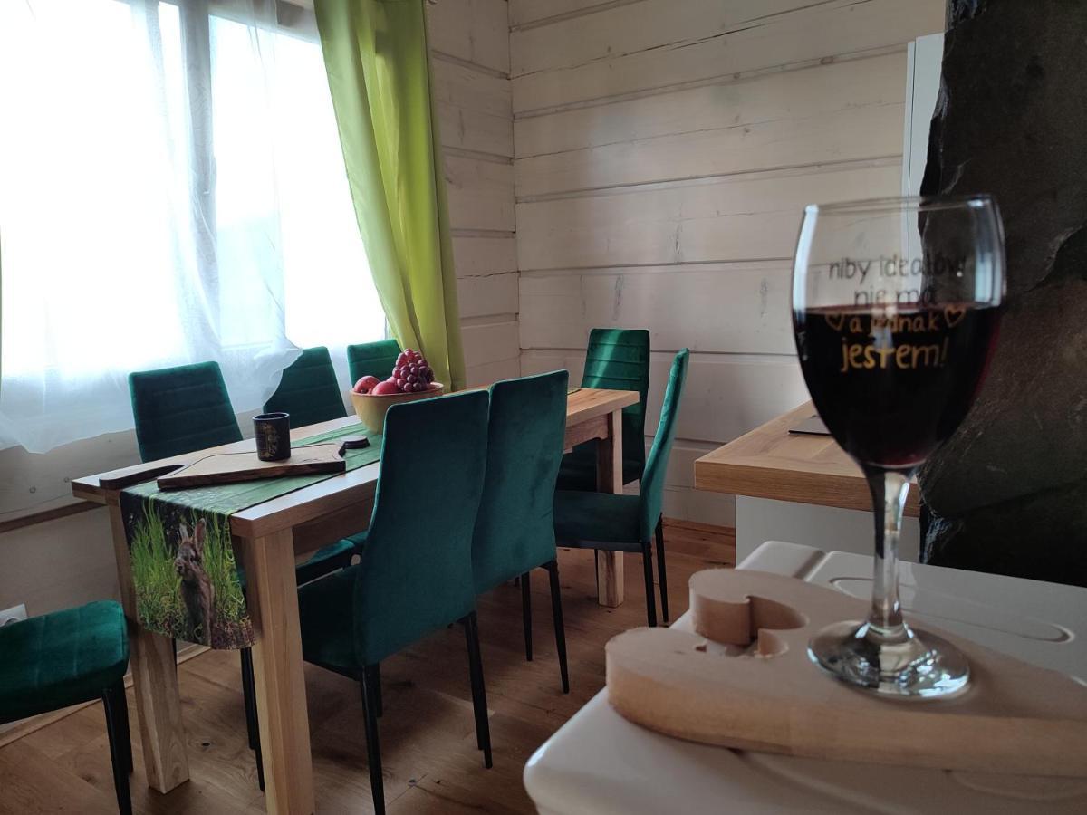 Sudecki Dym Z Kominkiem Kolo Karpacza. Janowice Wielkie
