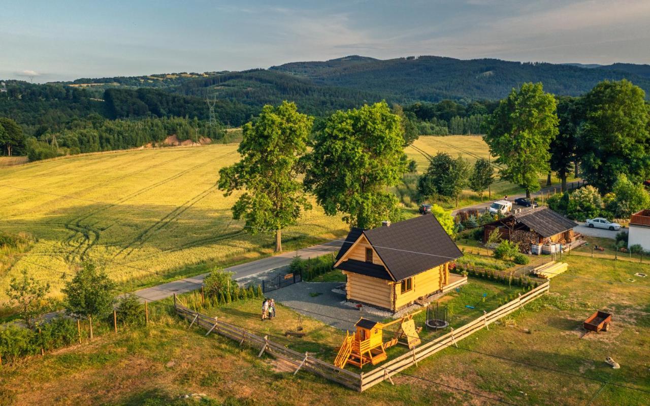 Holiday home Sudecki Dym Z Kominkiem Kolo Karpacza. *