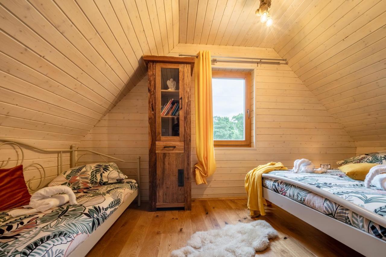 Holiday home Sudecki Dym Z Kominkiem Kolo Karpacza. *